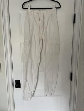 Hollister Ultrahigh-rise dad cargo pants white 27L Women